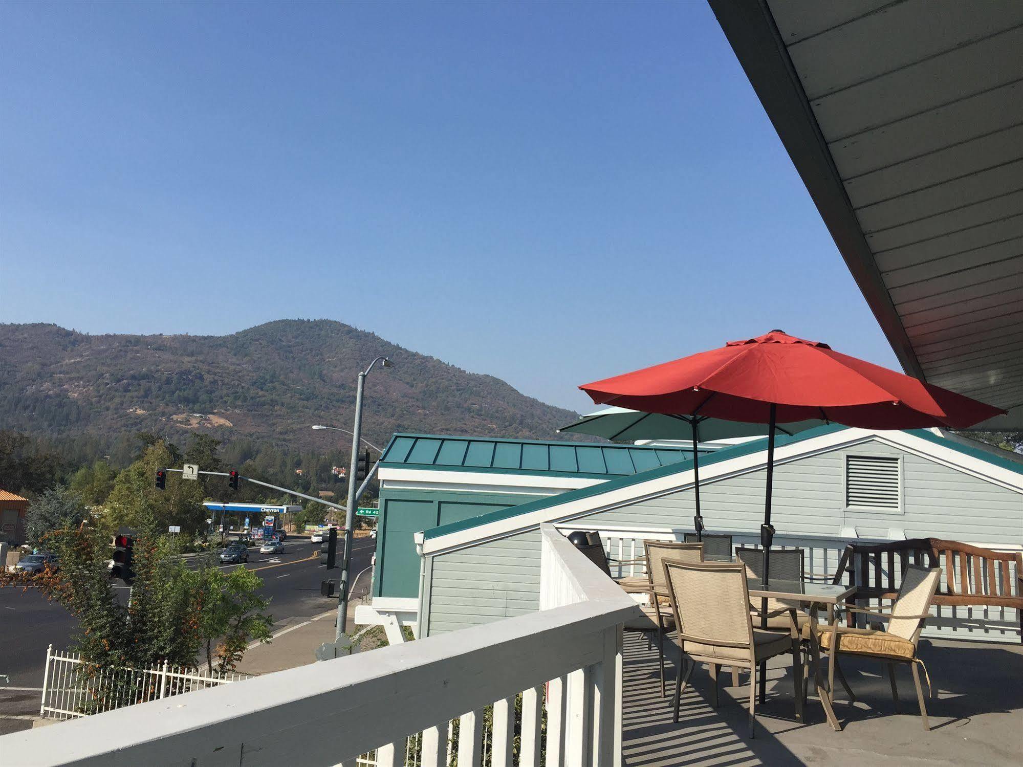 Oakhurst Lodge Екстериор снимка